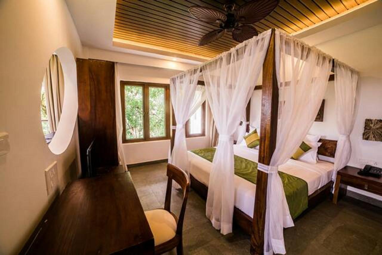 Elixir Hills Suites Resort And Spa Мунар Екстериор снимка