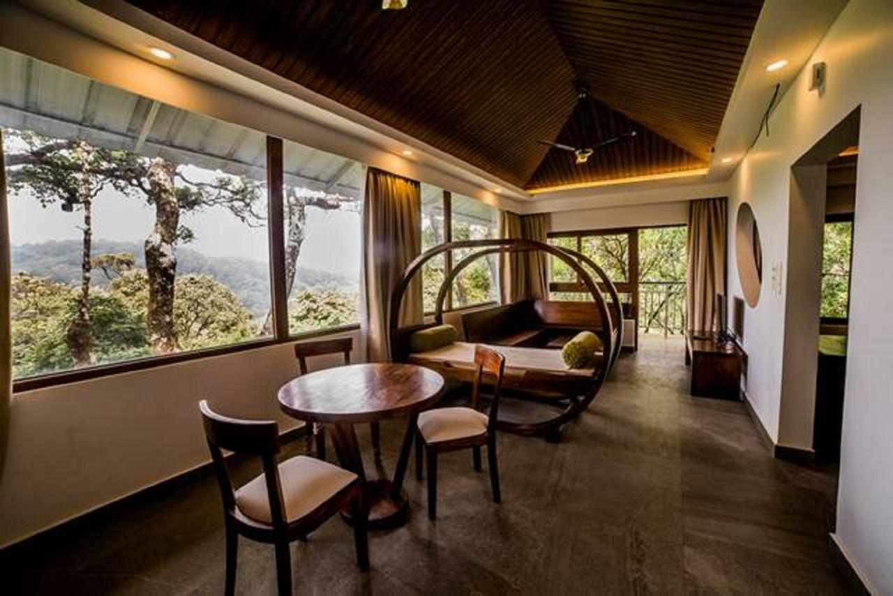 Elixir Hills Suites Resort And Spa Мунар Екстериор снимка