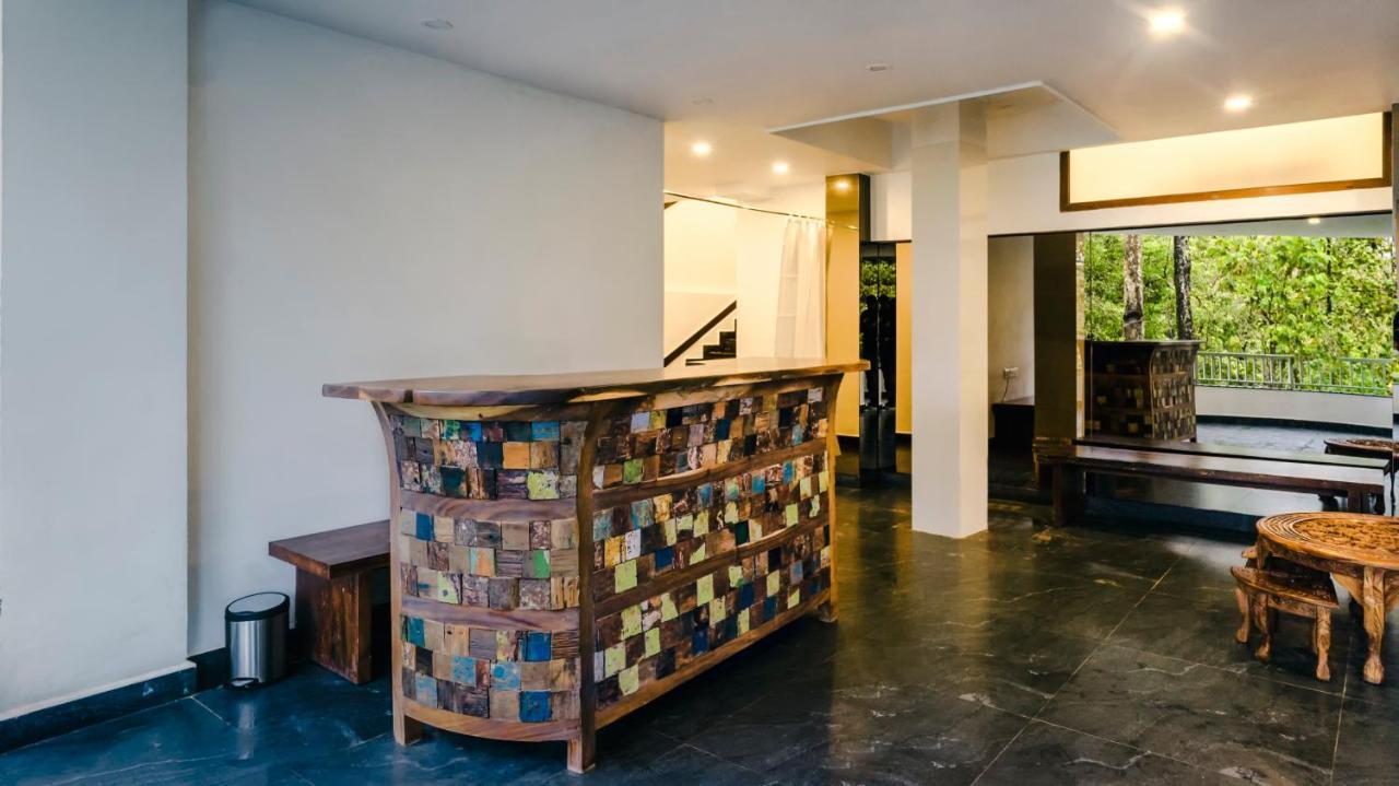 Elixir Hills Suites Resort And Spa Мунар Екстериор снимка