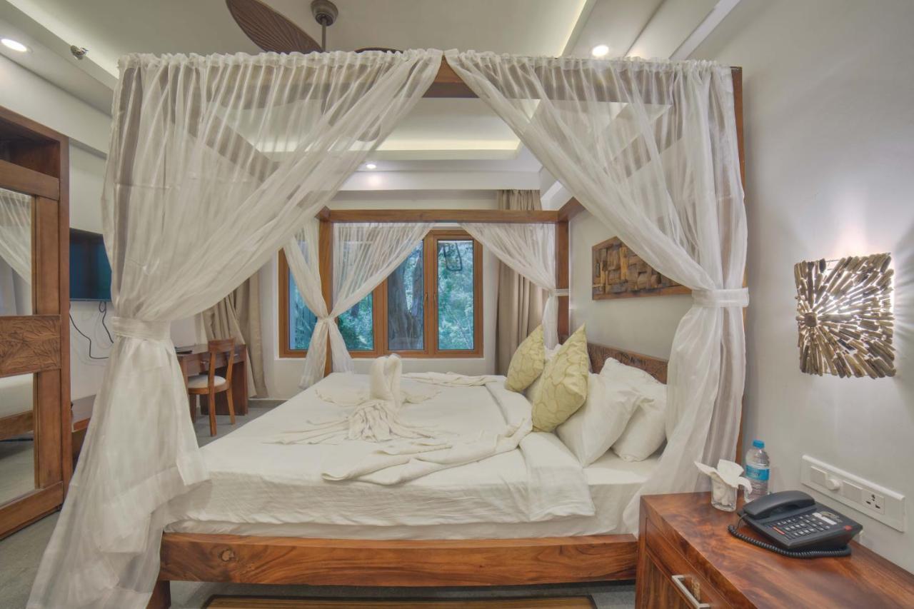 Elixir Hills Suites Resort And Spa Мунар Екстериор снимка